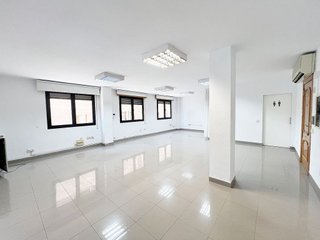 Oficina en alquiler en Centro en Almería