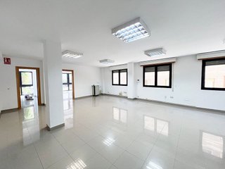 Oficina en alquiler en Centro en Almería
