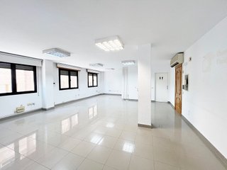 Oficina en alquiler en Centro en Almería