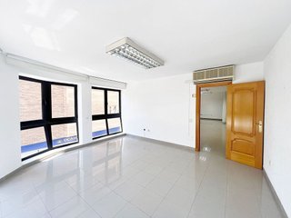 Oficina en alquiler en Centro en Almería