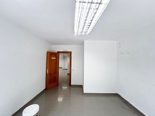 Oficina en alquiler en Centro en Almería