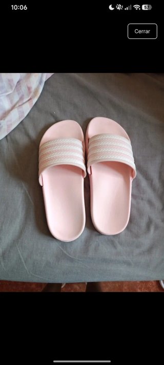 Chanclas Adidas rosas y blancas