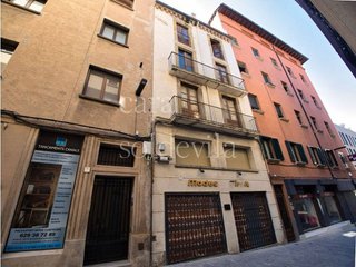 Edificio en venta en Santa Clara-Caputxins-Hospital en Vic