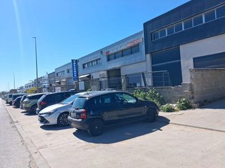 Nave industrial en venta en Bollullos de la Mitación