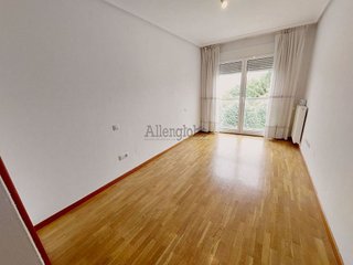 Piso en alquiler en Zona Teatro Campoamor en Oviedo