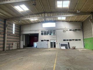 Nave industrial en alquiler en Cambre