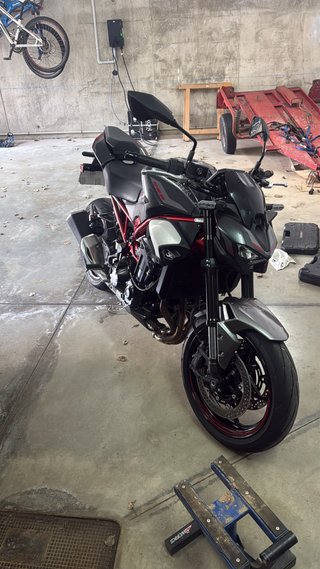 Kawasaki Z900 2025 A2