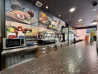 Local comercial en alquiler en Parque Ayala - Jardín de la Abadía - Huelín en Málaga