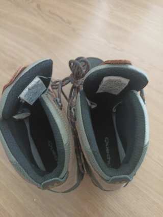 Botas de montaña Quechua Talla 40. Vibram.