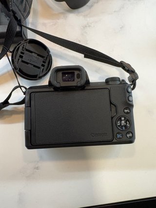 Canon EOS M50 + objetivos EF-M + accesorios
