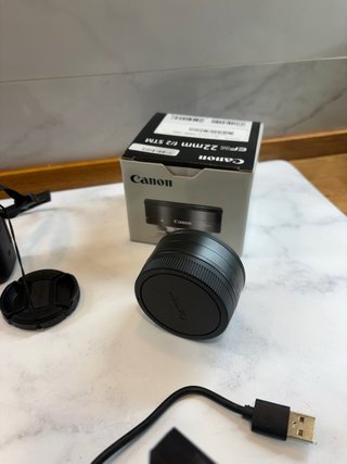 Canon EOS M50 + objetivos EF-M + accesorios