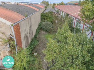Nave industrial en venta en Llaranes en Avilés
