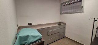 Local comercial en alquiler en Les Tres Torres en Barcelona