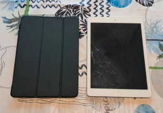 iPad Air 64GB + funda y cargador, pantalla rota