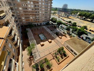 Piso en alquiler en Los Remedios en Sevilla