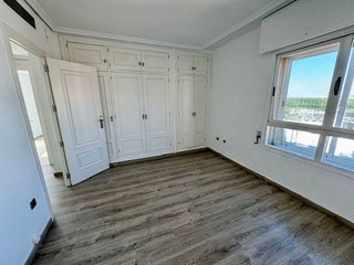Piso en alquiler en Los Remedios en Sevilla