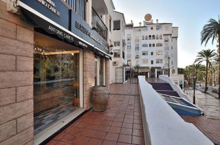 Local comercial en venta en Parque de la Paloma en Benalmádena