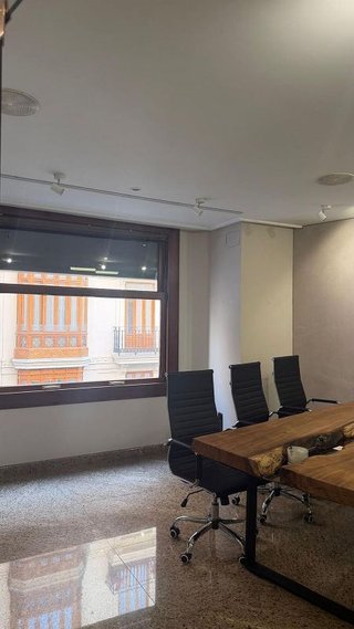 Oficina en alquiler en El Pla del Remei en Valencia
