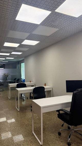 Oficina en alquiler en El Pla del Remei en Valencia