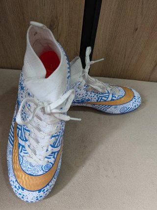 Scarpe da calcio Nike per bambini, taglia 39