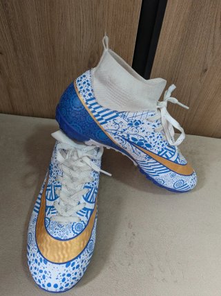 Scarpe da calcio Nike per bambini, taglia 39
