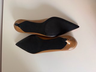 Zapatos Mango efecto charol marrón claro T37