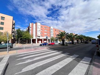 Local comercial en alquiler en Restón I - Restón II en Valdemoro