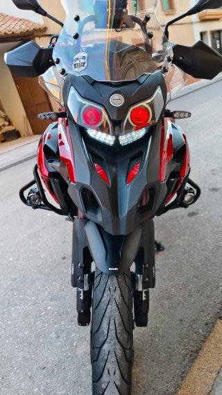 Benelli TRK 502X Roja Adventure