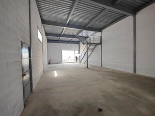 Nave industrial en venta en Bollullos de la Mitación