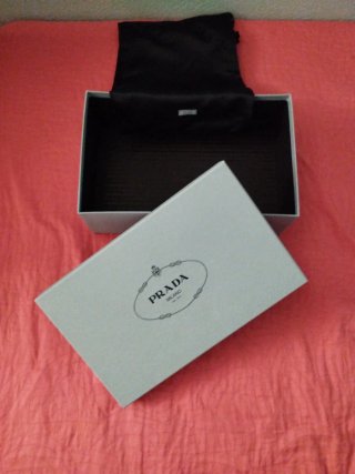 Caja Prada azul claro