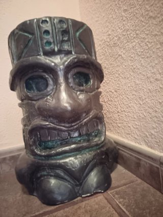 Figuras de escayola Tiki