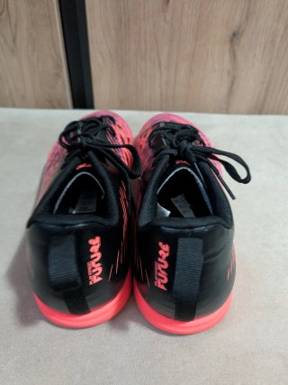 Scarpe da calcio Puma bambino nero/rosa