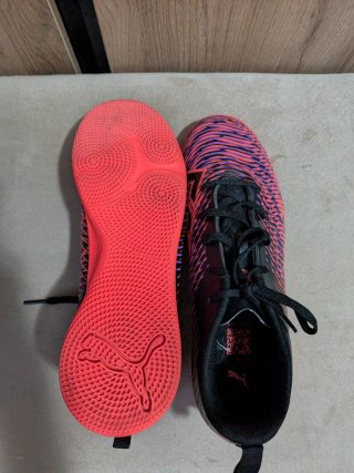Scarpe da calcio Puma bambino nero/rosa