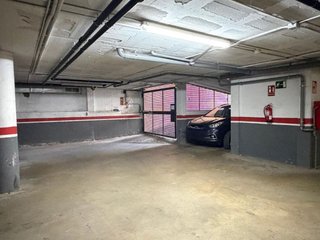 Garaje en venta en Eixample Sud – Migdia en Girona