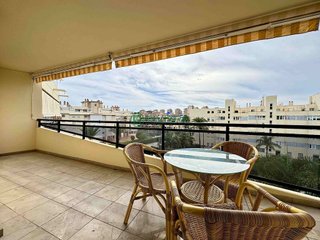 Piso en venta en Playamar en Torremolinos