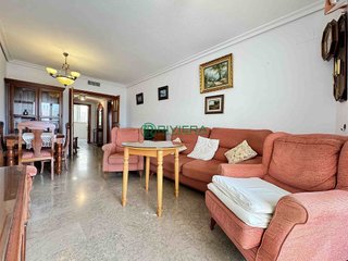 Piso en venta en Playamar en Torremolinos