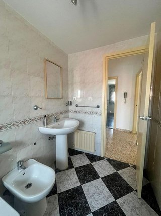 Piso en alquiler en Polígono Cartuja – La Paz en Granada