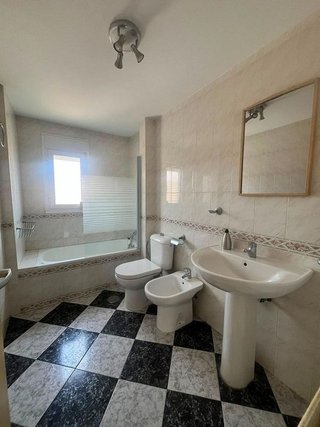 Piso en alquiler en Polígono Cartuja – La Paz en Granada