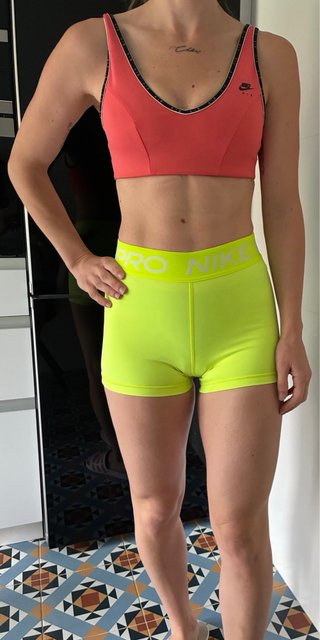 Conjunto deportivo Nike Air mujer (top + leggings)