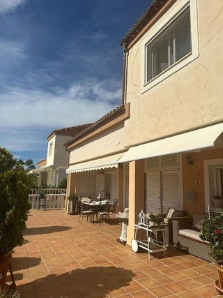 Casa adosada en venta en Cala de Finestrat en Finestrat