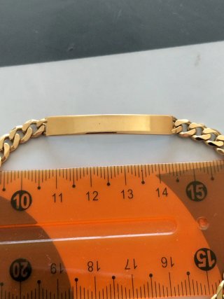 Bracciale in oro da uomo nuovo.