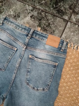 Pantalón vaquero Zara