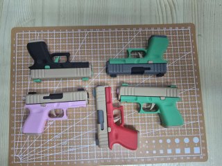 Llavero Pistola Glock Juguete