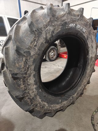 Neumático Mitas 480/70 R30 esta muy bueno