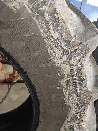 Neumático Mitas 480/70 R30 esta muy bueno