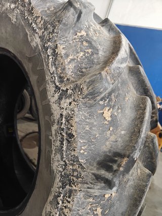 Neumático Mitas 480/70 R30 esta muy bueno