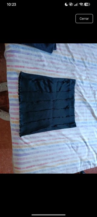 Falda negra elástica