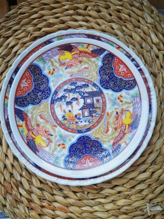 2 Platos asiáticos decorados