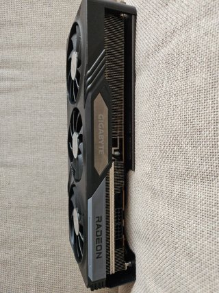 Gigabyte RX 7800 XT Tarjeta Gráfica