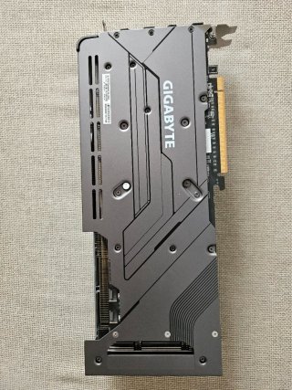 Gigabyte RX 7800 XT Tarjeta Gráfica